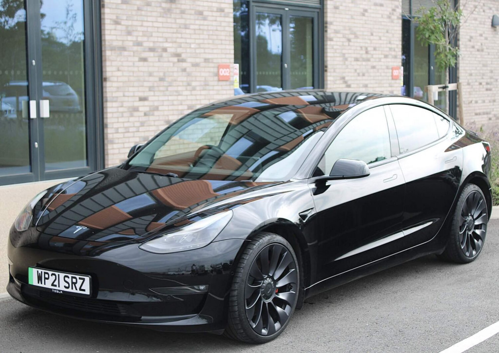 TESLA MODEL 3