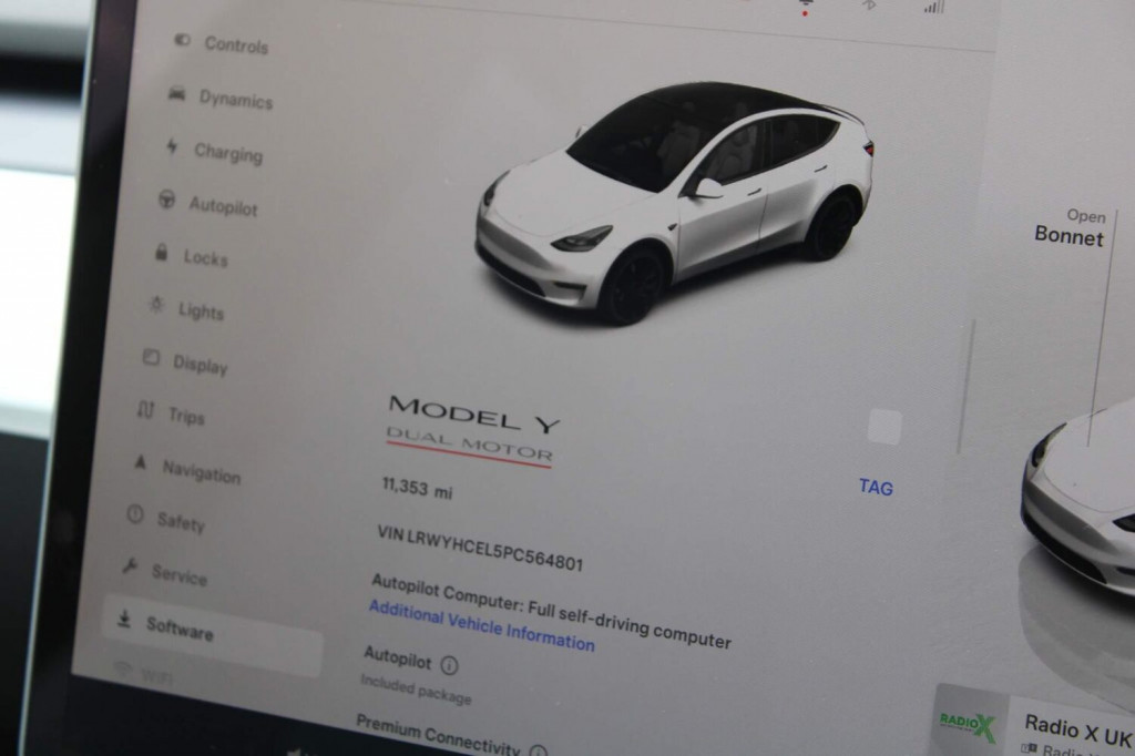 TESLA MODEL Y
