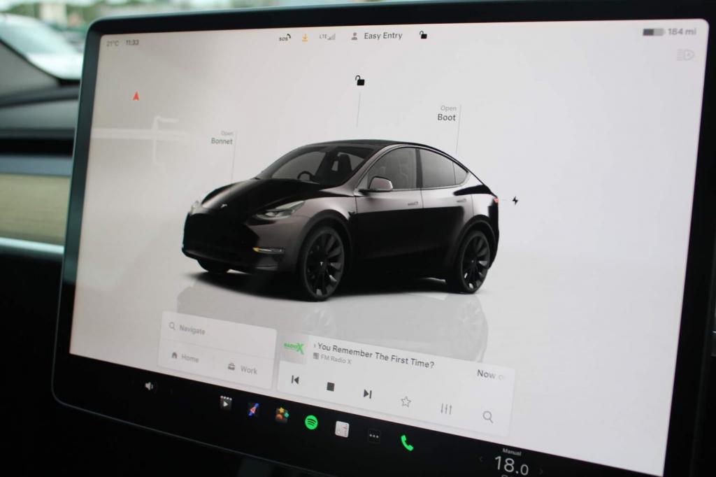 TESLA MODEL Y
