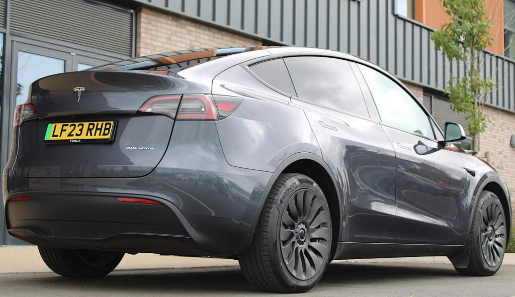 TESLA MODEL Y