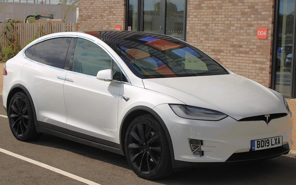 TESLA MODEL X