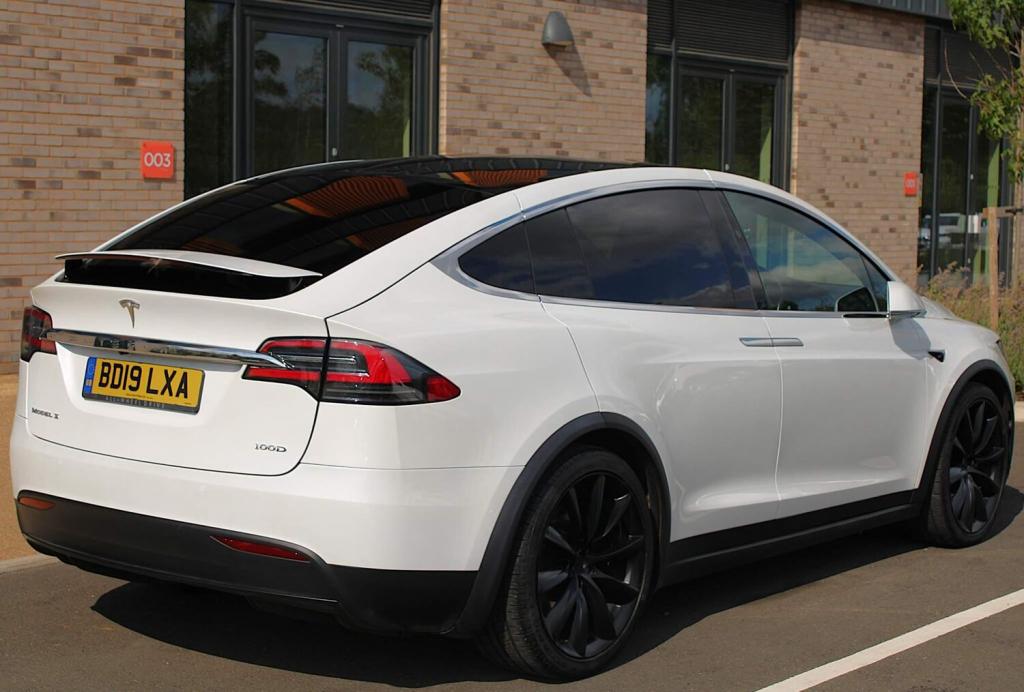 TESLA MODEL X