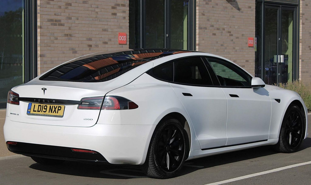 TESLA MODEL S