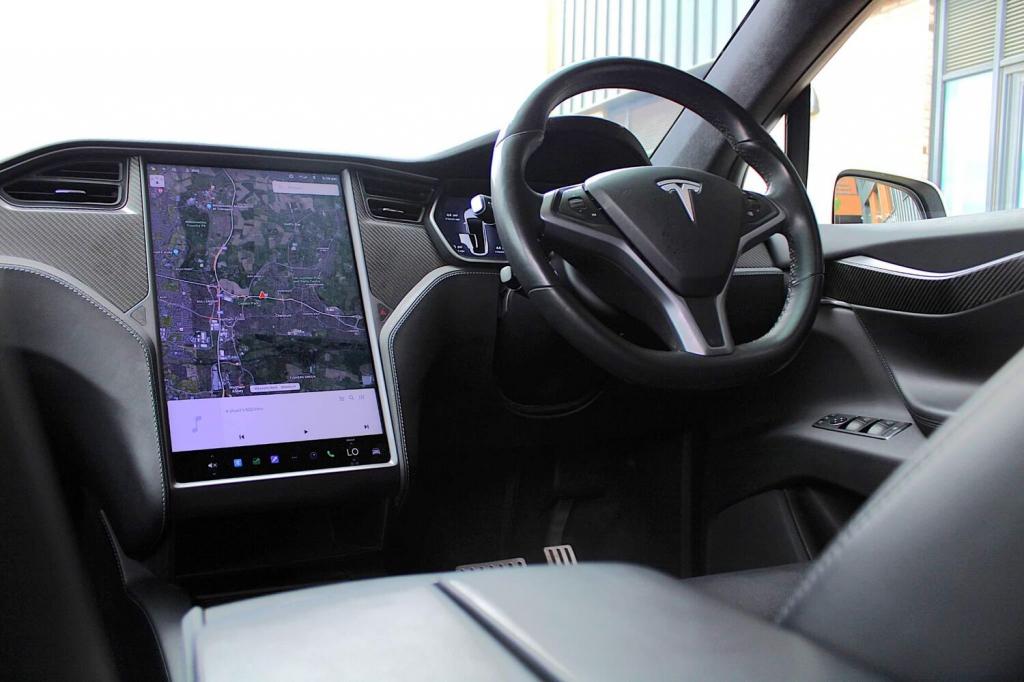 TESLA MODEL X