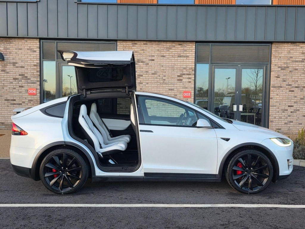 TESLA MODEL X