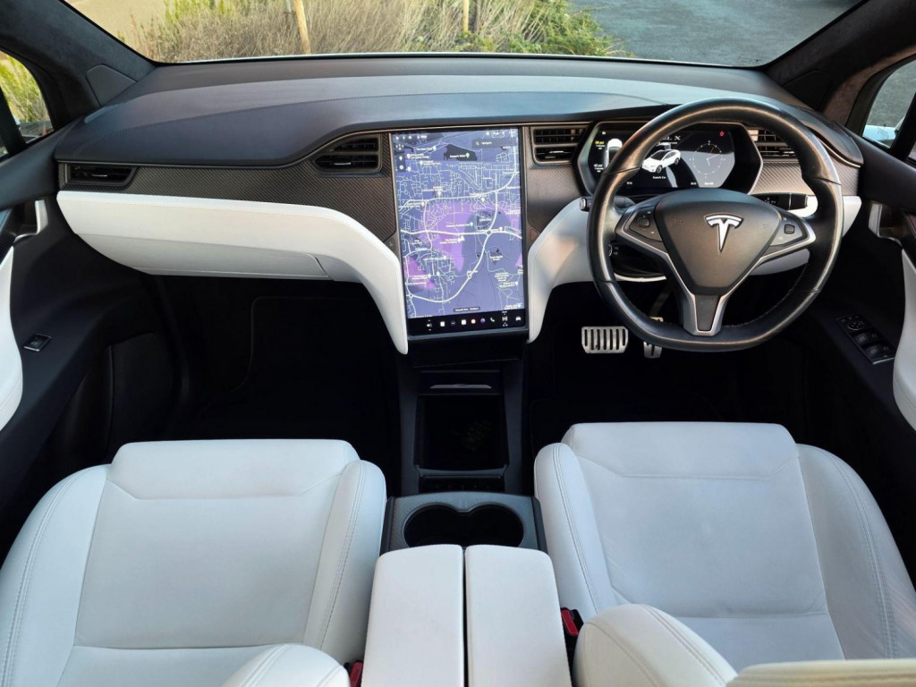 TESLA MODEL X
