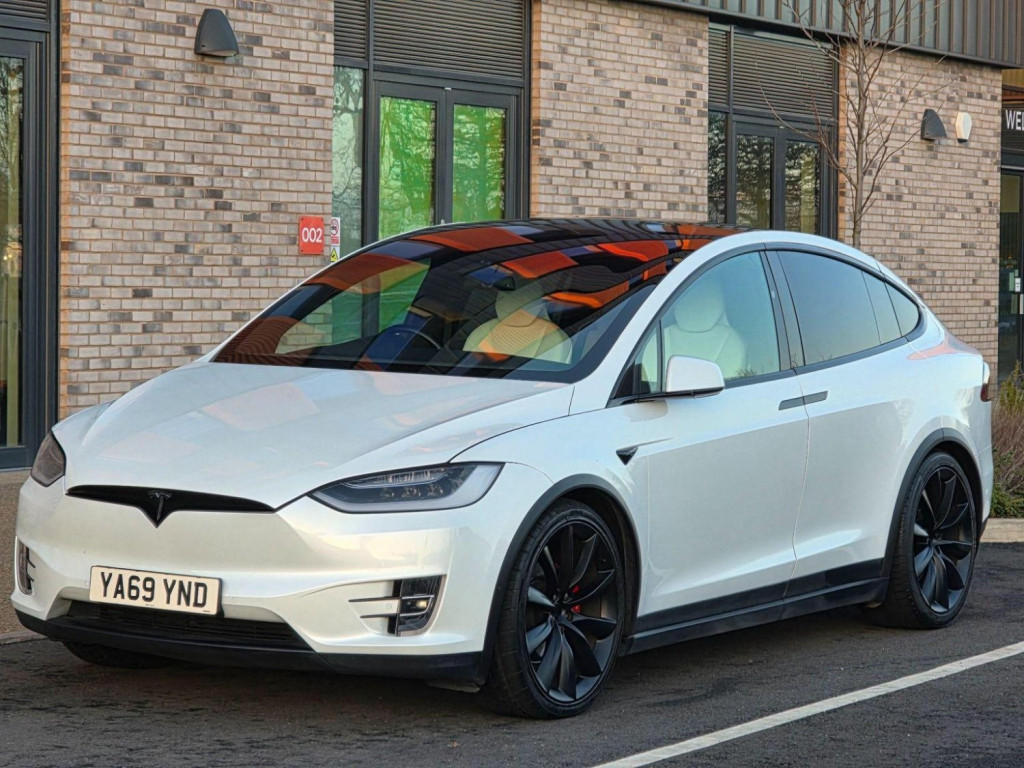 TESLA MODEL X