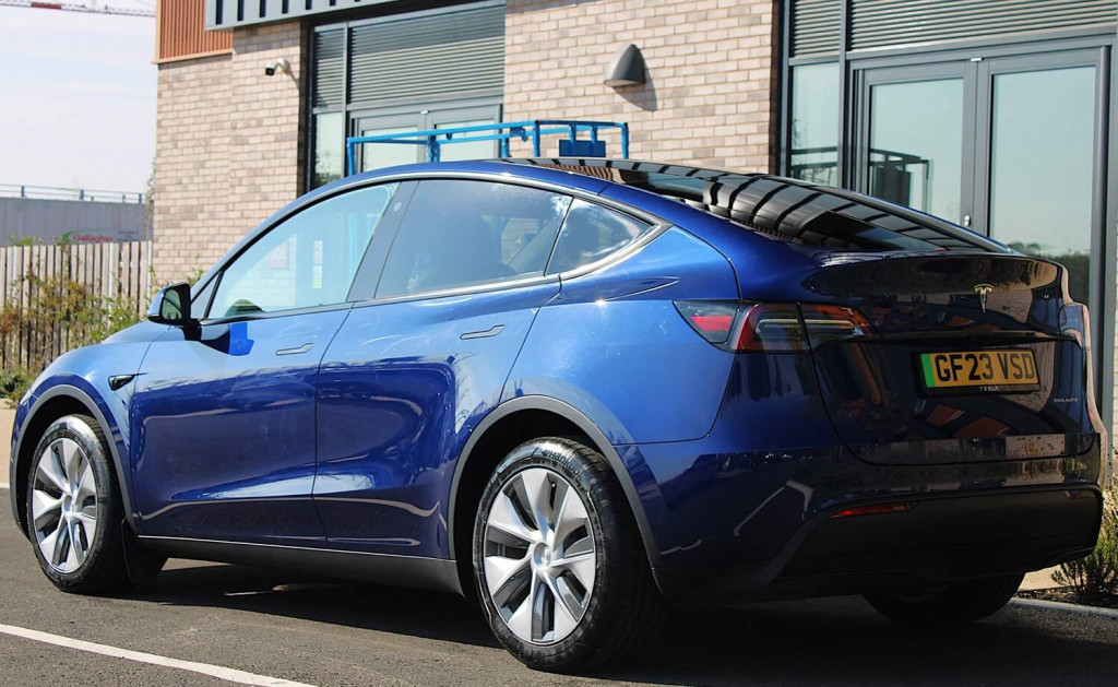 TESLA MODEL Y
