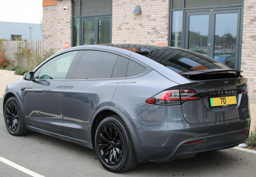 TESLA MODEL X
