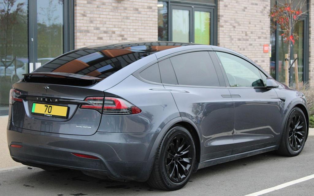 TESLA MODEL X