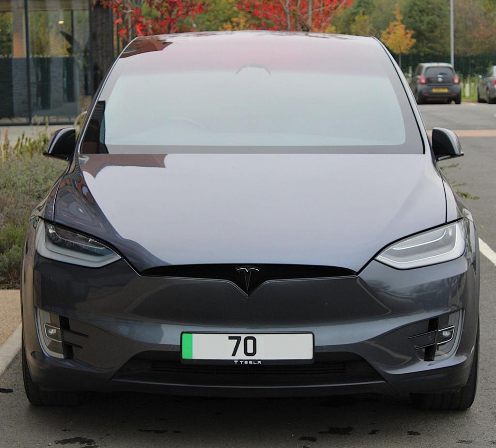 TESLA MODEL X