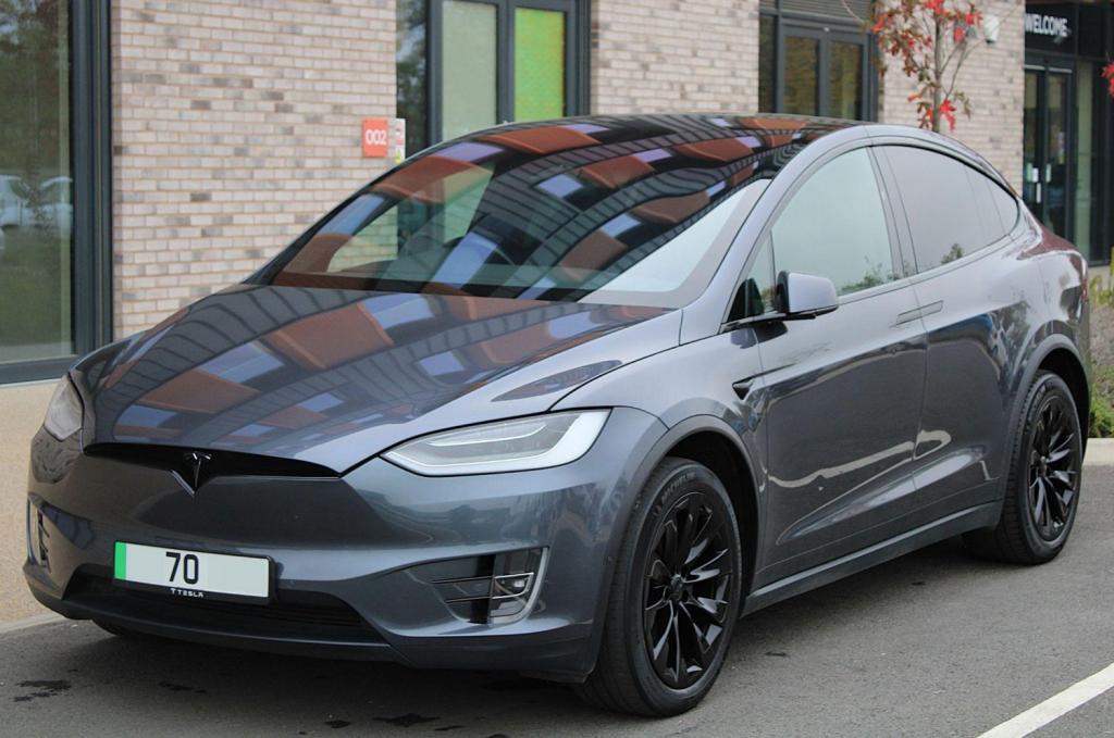 TESLA MODEL X