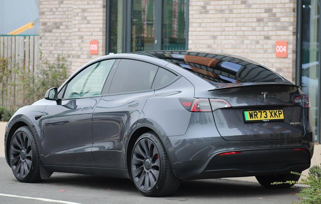 TESLA MODEL Y