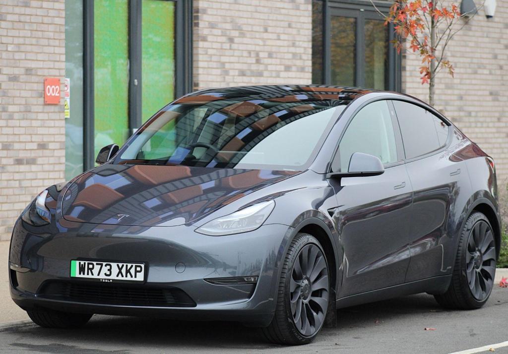 TESLA MODEL Y