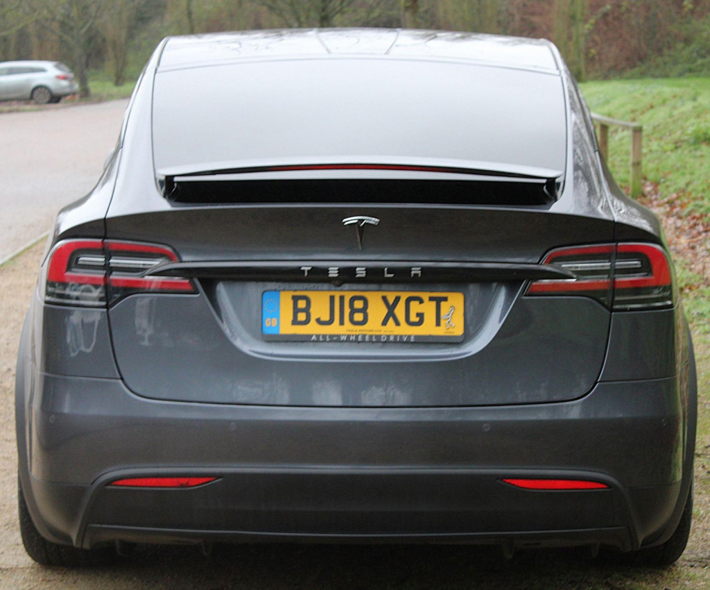 TESLA MODEL X