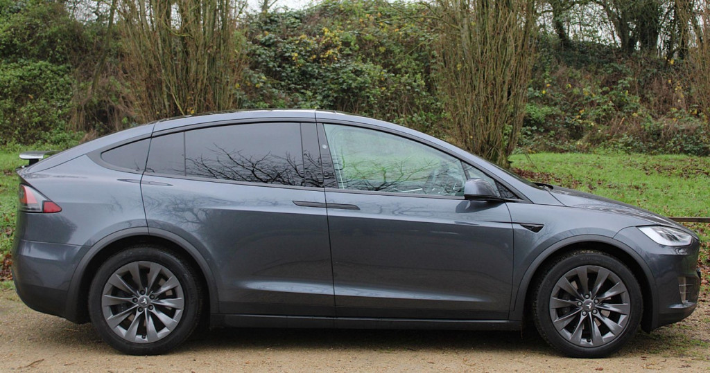 TESLA MODEL X