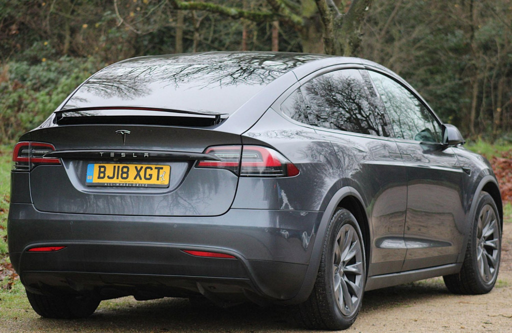 TESLA MODEL X