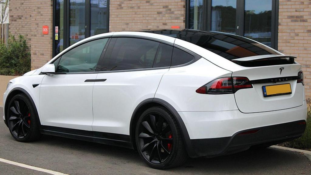 TESLA MODEL X