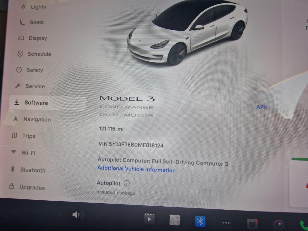 TESLA MODEL 3
