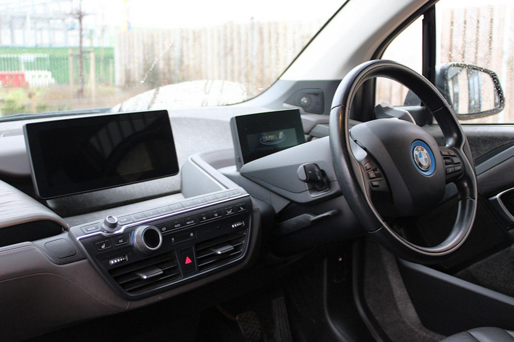 BMW I3