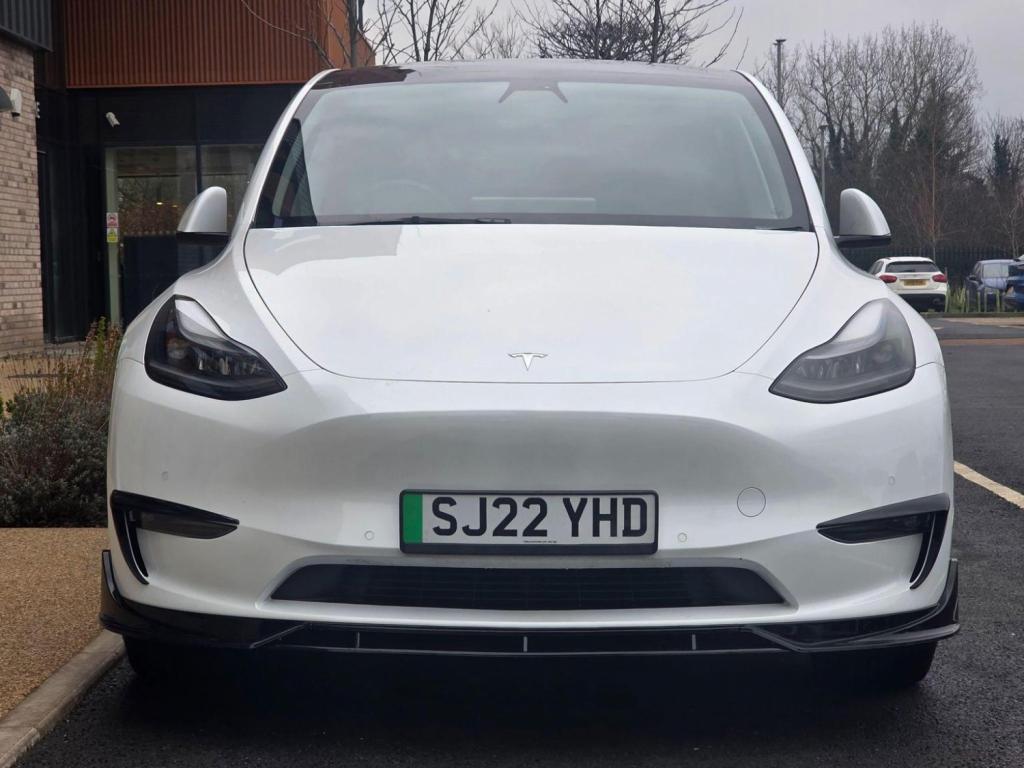 TESLA MODEL Y