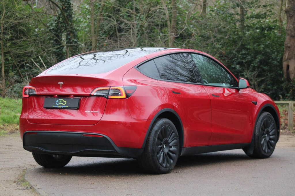 TESLA MODEL Y
