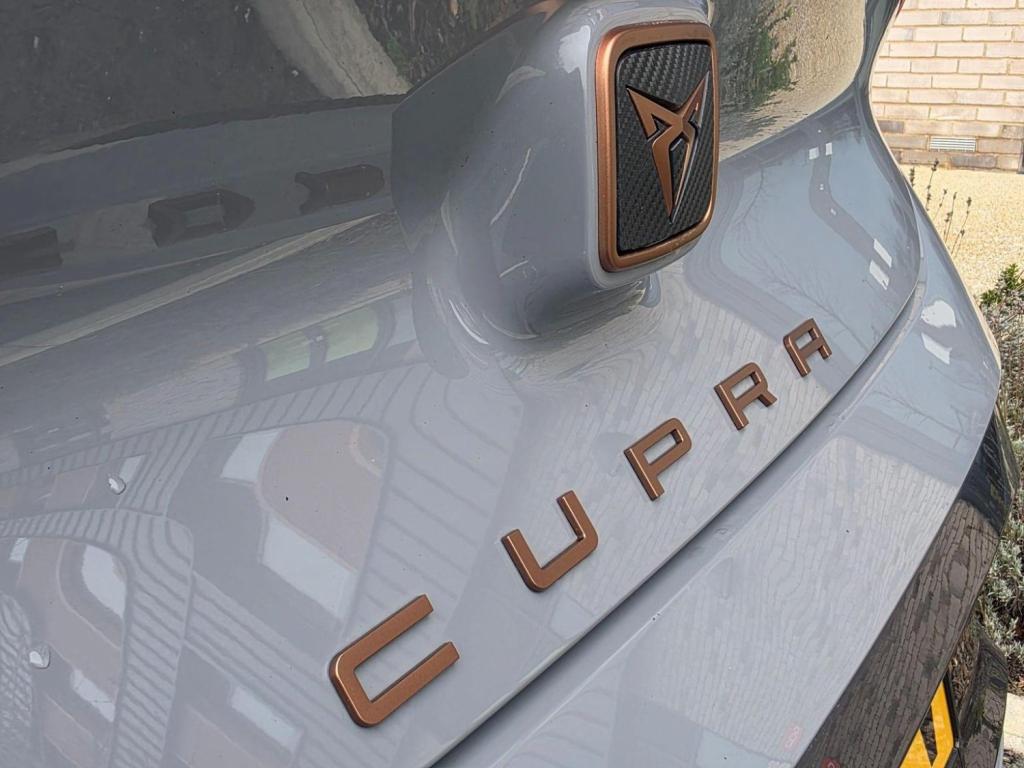 CUPRA BORN