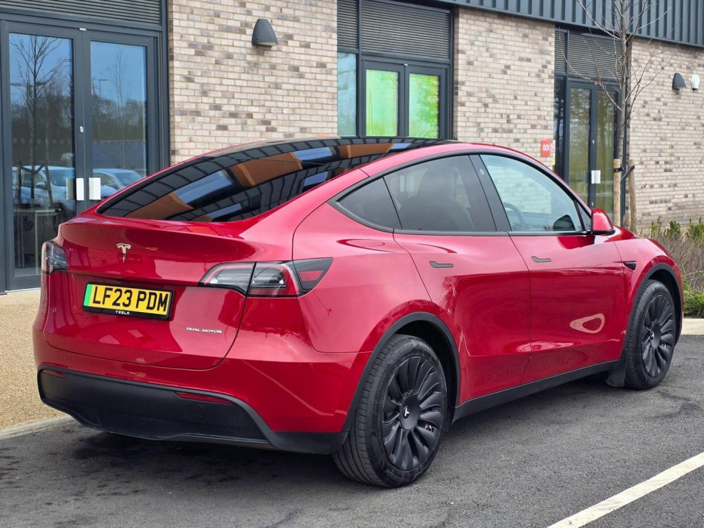 TESLA MODEL Y