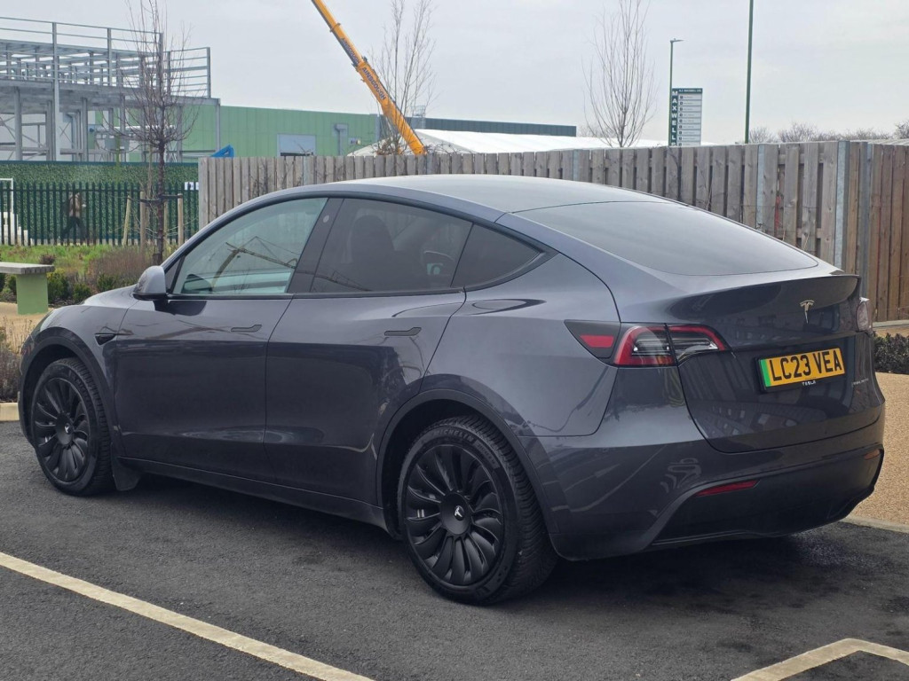 TESLA MODEL Y