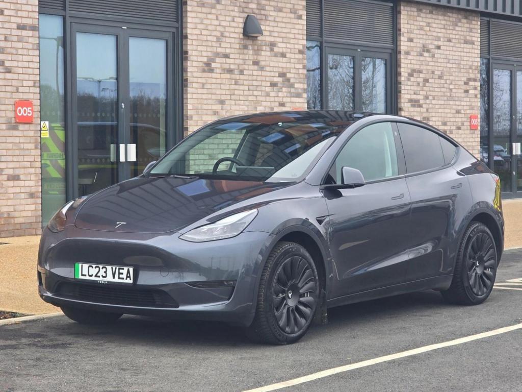 TESLA MODEL Y