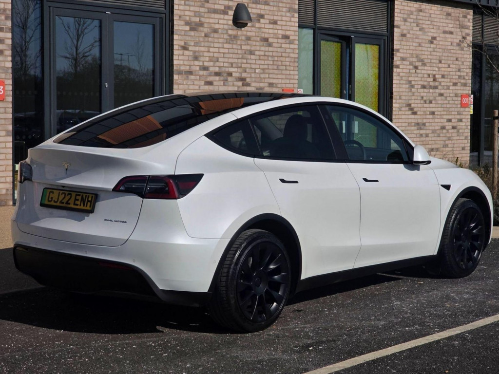 TESLA MODEL Y