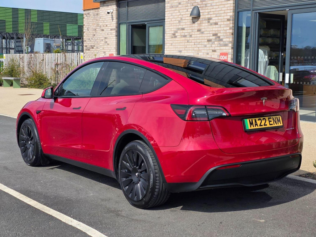TESLA MODEL Y
