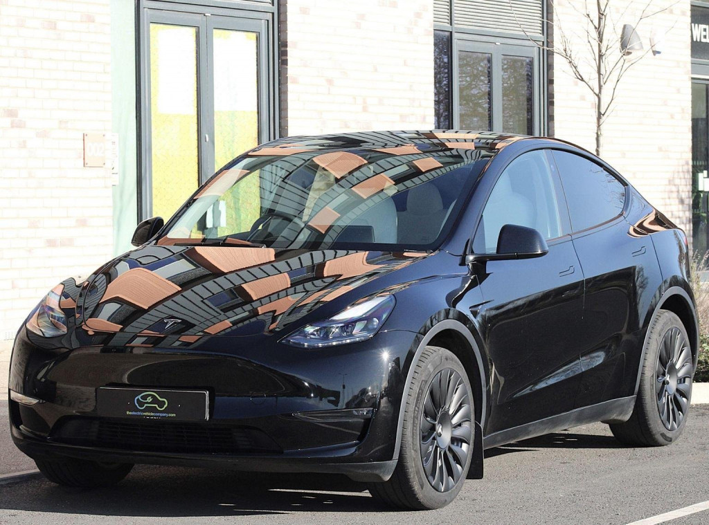 TESLA MODEL Y