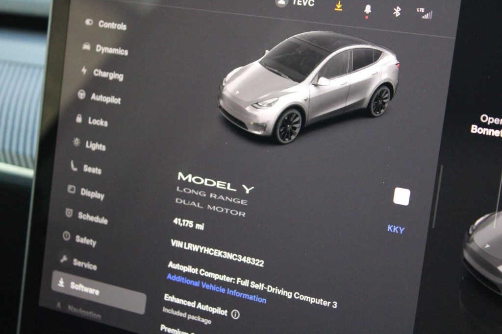 TESLA MODEL Y