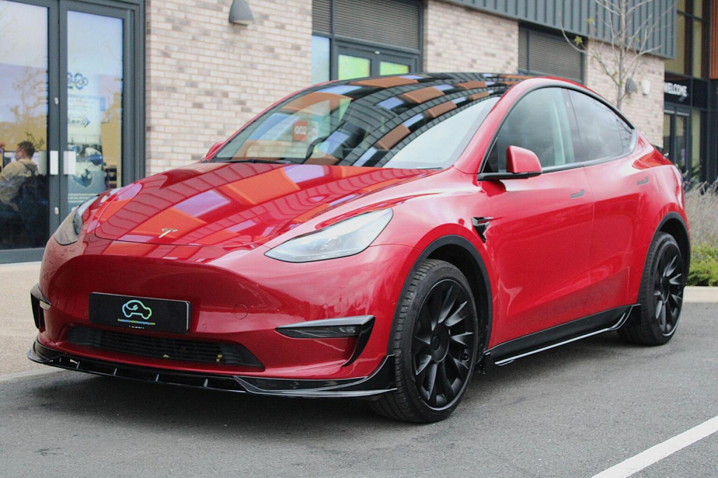 TESLA MODEL Y