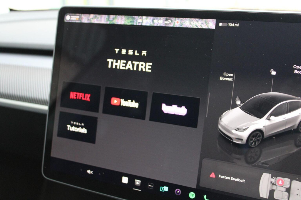 TESLA MODEL Y