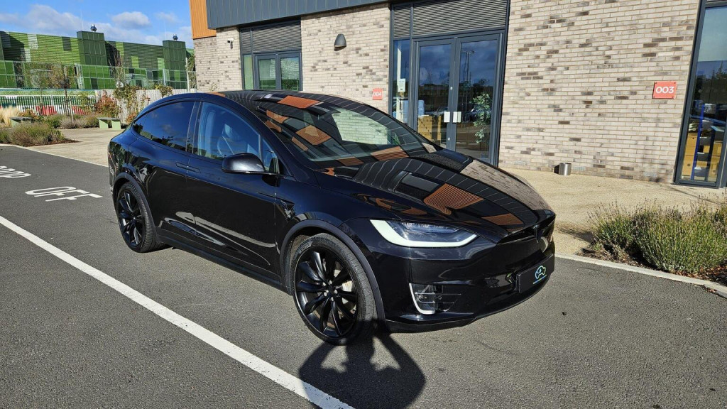 TESLA MODEL X