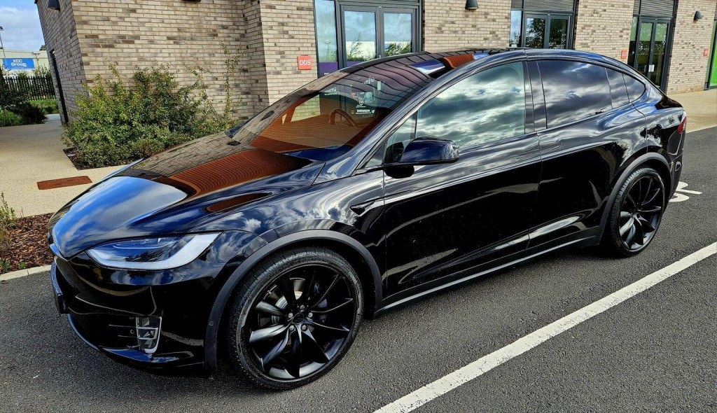 TESLA MODEL X