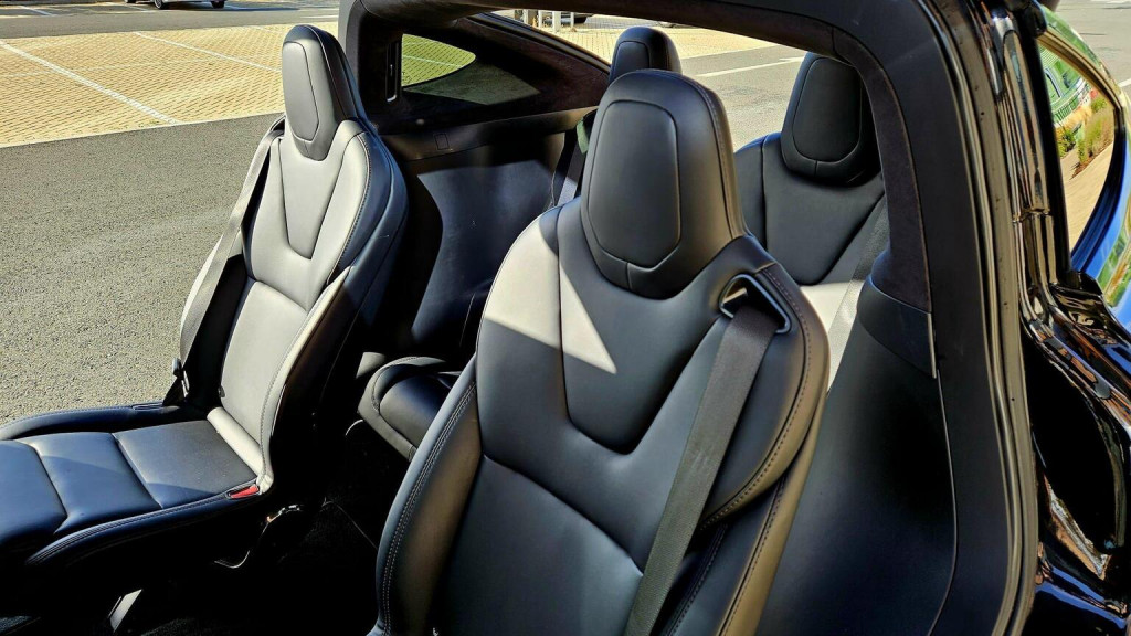 TESLA MODEL X