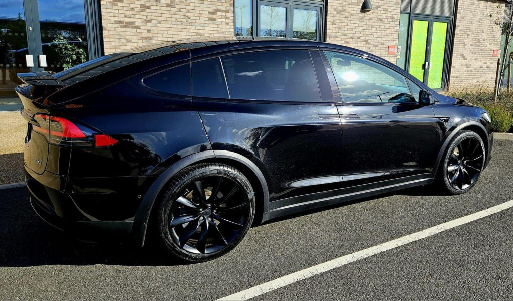 TESLA MODEL X