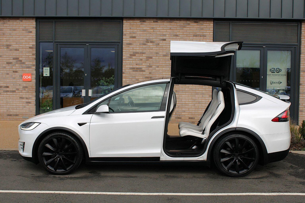 TESLA MODEL X