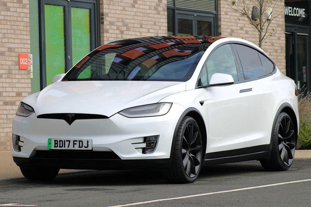 TESLA MODEL X