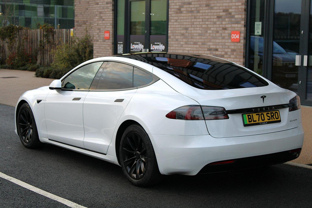 TESLA MODEL S