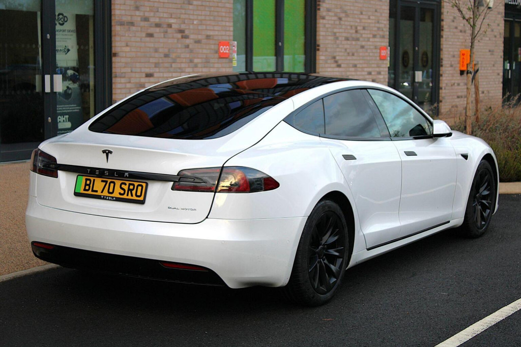 TESLA MODEL S