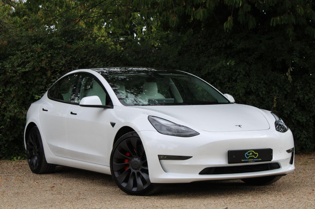 TESLA MODEL 3