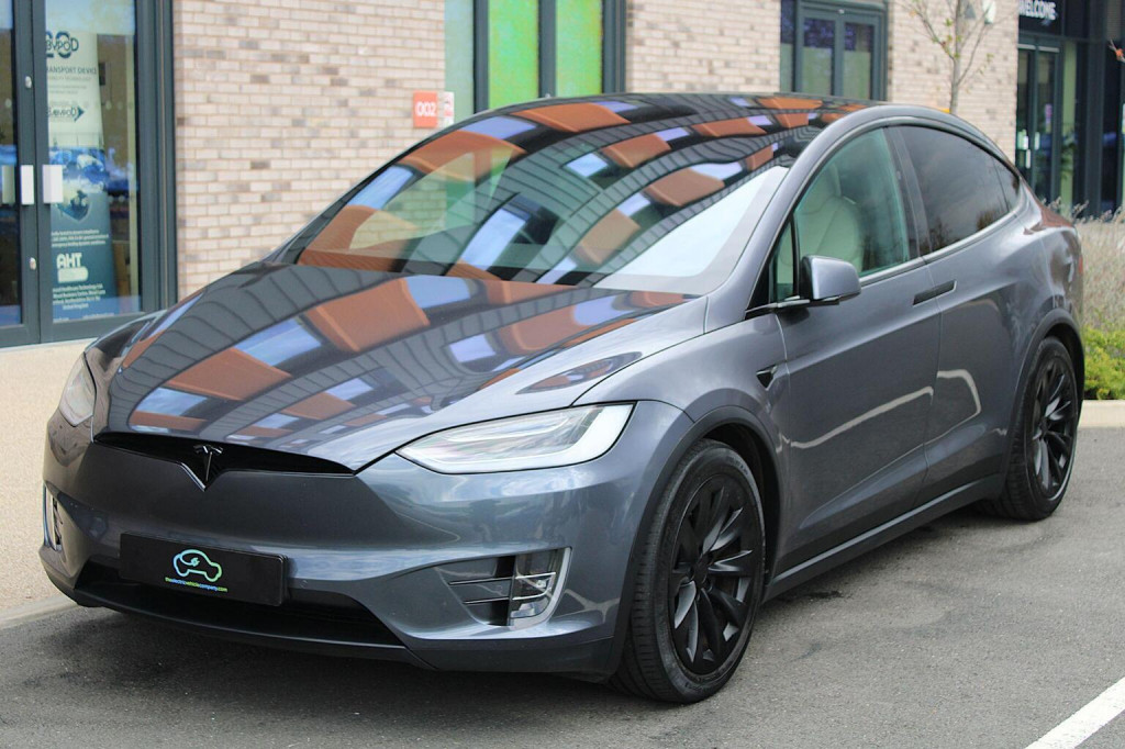 TESLA MODEL X