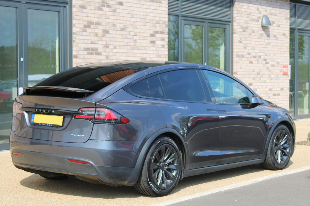 TESLA MODEL X