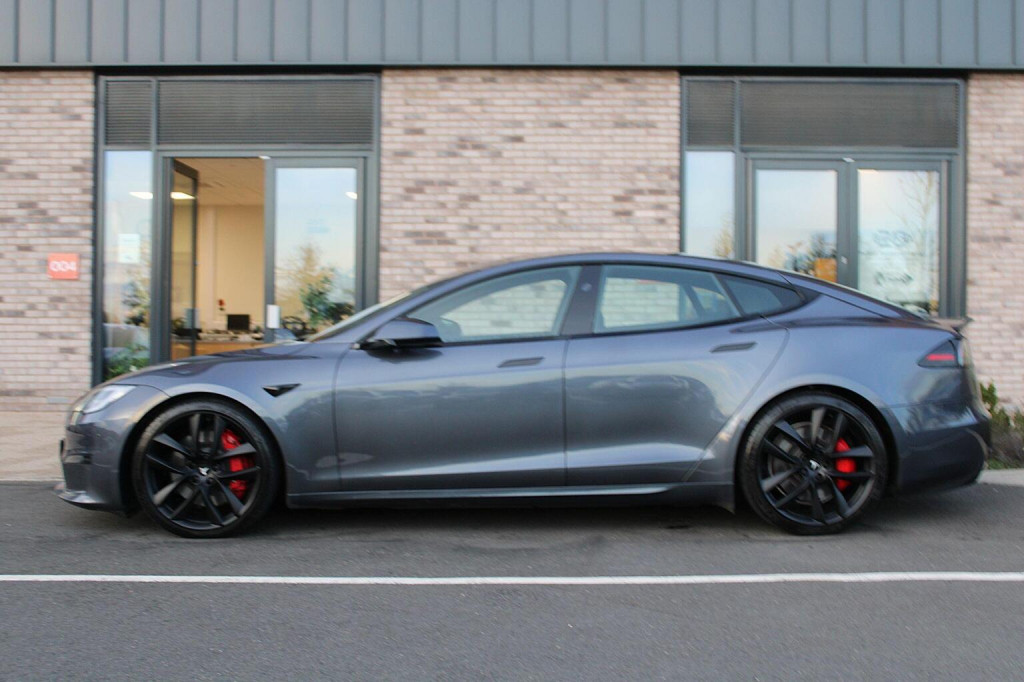TESLA MODEL S