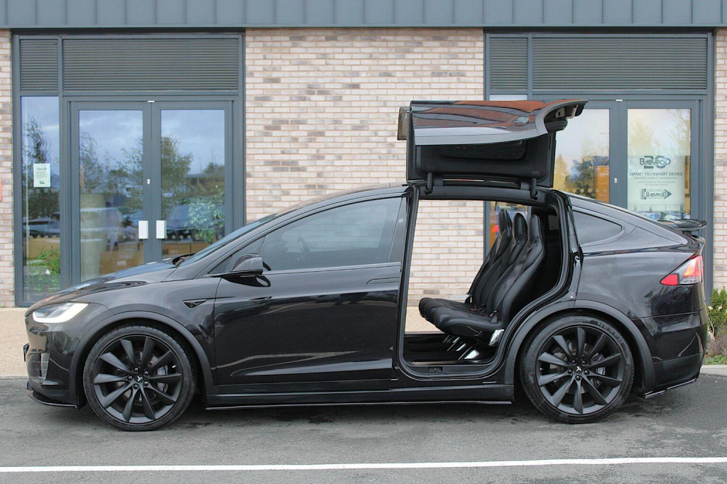 TESLA MODEL X