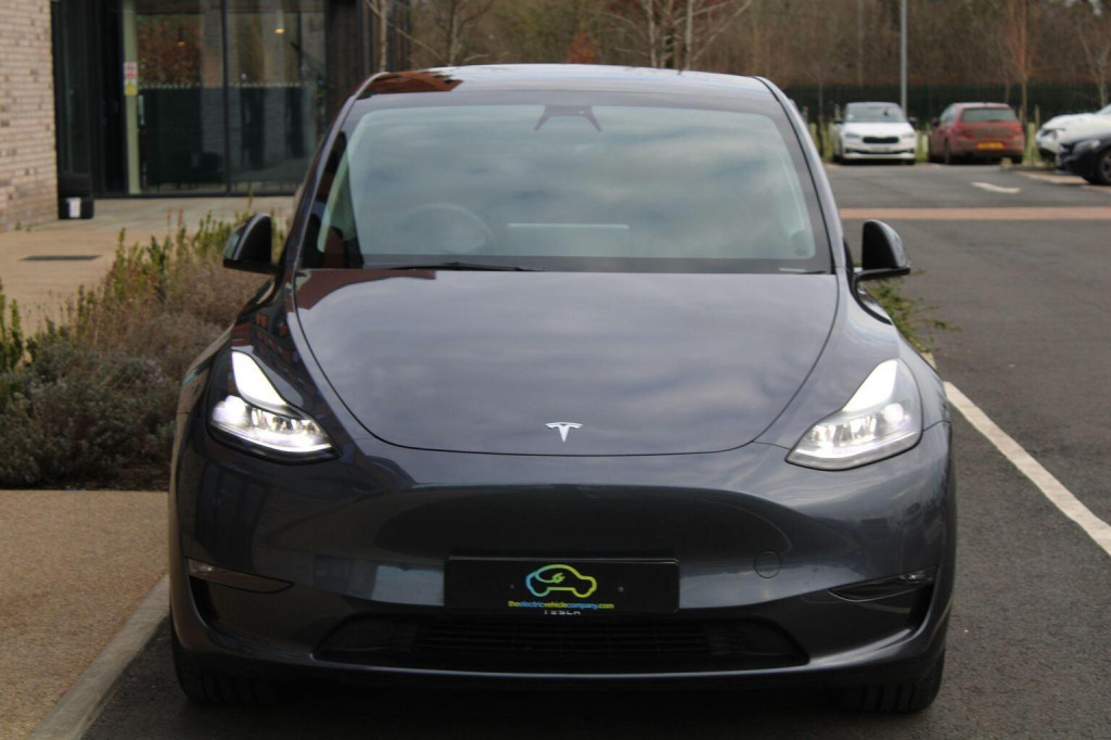 TESLA MODEL Y